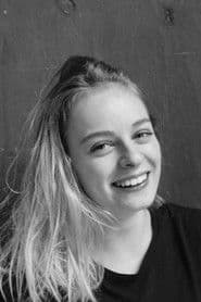 Alice Dardenne as Claire