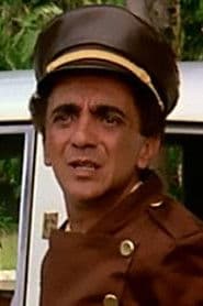 Roberto Roney as Nadiño