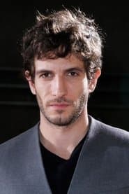 Quim Gutiérrez as Toni