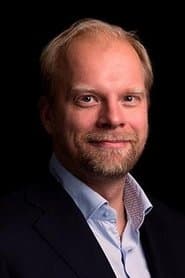 Ville Myllyrinne as Poliisi