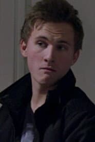 Simen Bakken as Erke