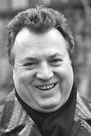 Bronislav Poloczek as Lovec, Máňa's crew