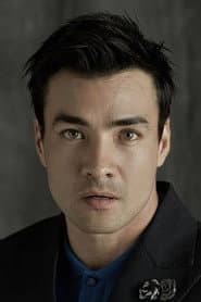 Boriboon Junreurng as Naew