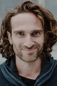 Louis Arène as Oscar