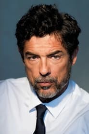 Alessandro Gassmann as Peter