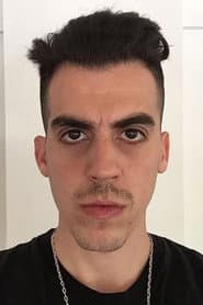 Julián Larquier Tellarini as Leandro