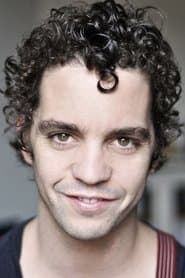 Bruno Sanches as René / Cacahuète