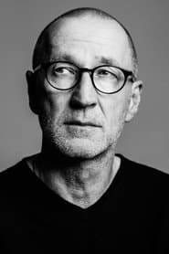 Peter Lohmeyer as Sam Hanks