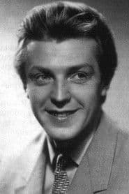 Oleg Strizhenov as Lieutenant Vadim Govorukha