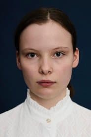 Laeni Geiseler as Lenka