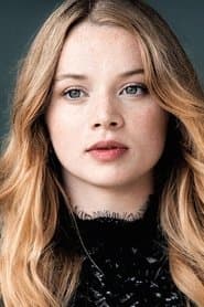 Luna Wedler as Tilda