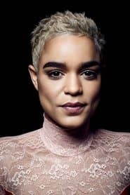 Elizabeth Faith Ludlow as Zoe Carter