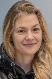 Kailin See as Stephanie Baxter