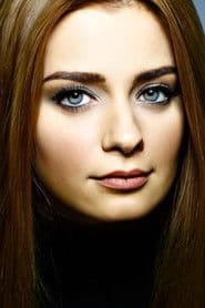 Damla Debre as Yanarin