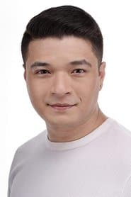 Josef Elizalde as Noah