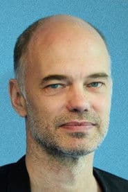 Niklas Hjulström as Benny Skacke