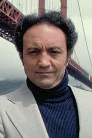 Rudy De Luca as Lieutenant Madden