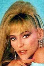 Gloria Piedimonte as Elvira, the servant