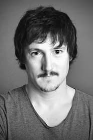 Iñaki Ardanaz as Txepo