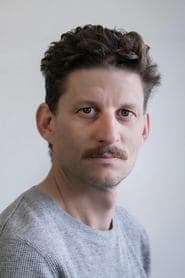 Titus De Voogdt as Steve