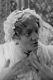 Jeanne Lory as Mrs. McPhearson - la tante d'Irwin qui perd la tête