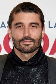 Álex García as Pablo