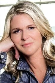 Kim DeLonghi as Claudia