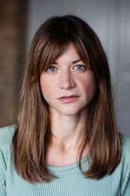 Julia Rosa Peer as Mona