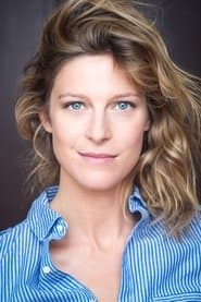 Alexia Barlier as Isabelle