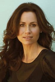 Minnie Driver as Maggie Royal