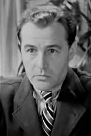 Reginald Sheffield as Lieutenant Cardew