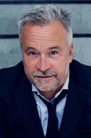 Thomas Darchinger as Alex Greif