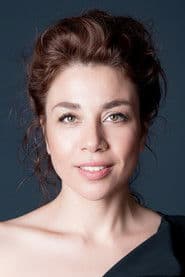 Yeşim Ceren Bozoğlu as Güldene