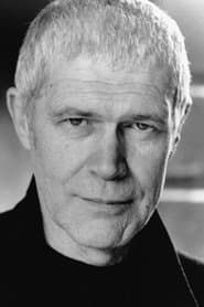 Alexander Morton as Duncan Allen