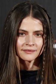 Alba Galocha as Alicia Kovacs