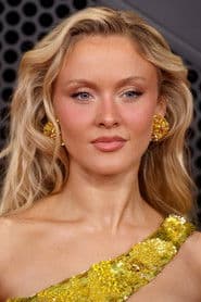 Zara Larsson as Julia