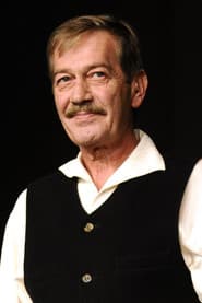 Ferhan Şensoy as Presidente Carlos / Kuddusi