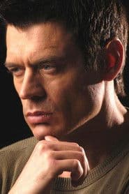 César Vianco as Calvo