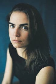 Manon Gaurin as Alice