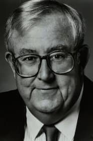 Noel Ferrier as Secretary Mallory