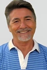 Mauro Ribera as Mario