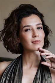 Marjorie Estiano as Dra. Carolina