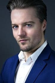 Matthew Ewald as Officer Kingsley