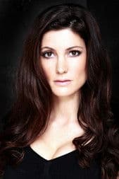 Julia Benson as Ellie Whitcomb