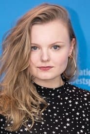 Maria Dragus as Eliza