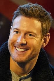 Tom Hopper as Gunther