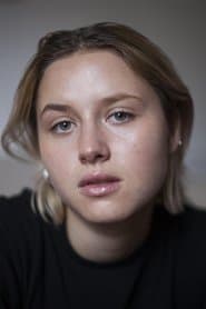 Tallulah Cassavetti as Esther