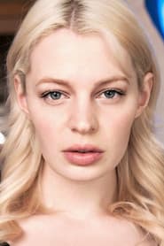 Chloe Farnworth as Regina