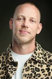 Billy Wickman as Elliott