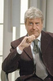 Stefano Antonucci as il banditore d'asta